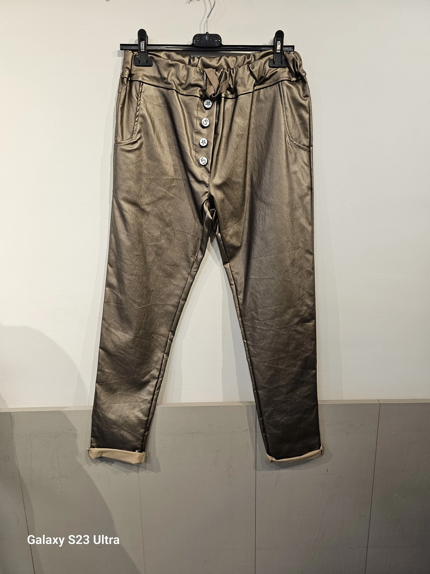 Pantalon huilé bronze
